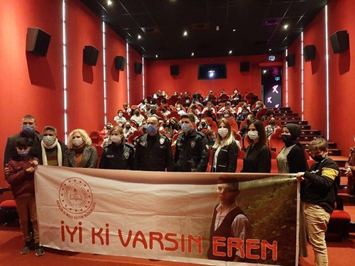 Muratpaşa İlçe Emniyet Müdürü Zafer Kunduz "Kesişme İyiki Varsın Eren" Filmini İzledi