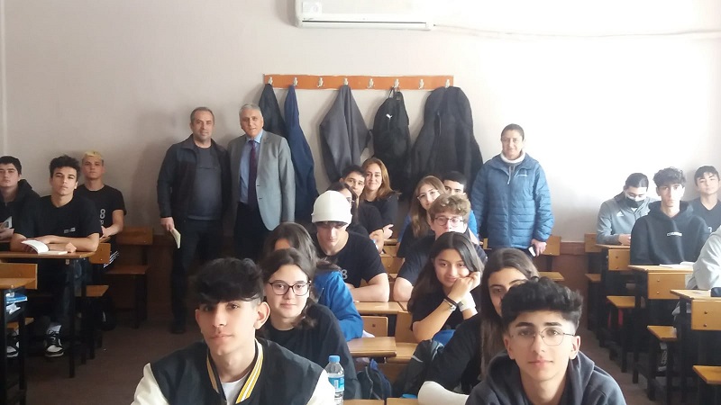 AHENK Projesi Kapsamında İlçe Yazı İşleri Müdürü Mehmet Ali Çelebi'nin Antalya Lisesini Ziyareti.