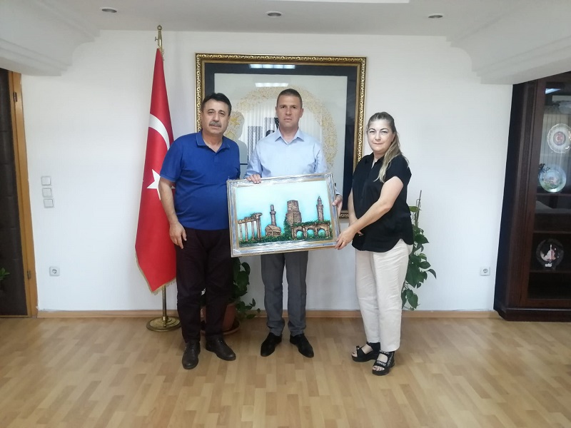 İlçe Milli Eğitim Müdürü Yakup Hoplar ve Azize Kahraman Halk Eğitim Merkezi Müdürü İnci Bacak'ın Ziyareti